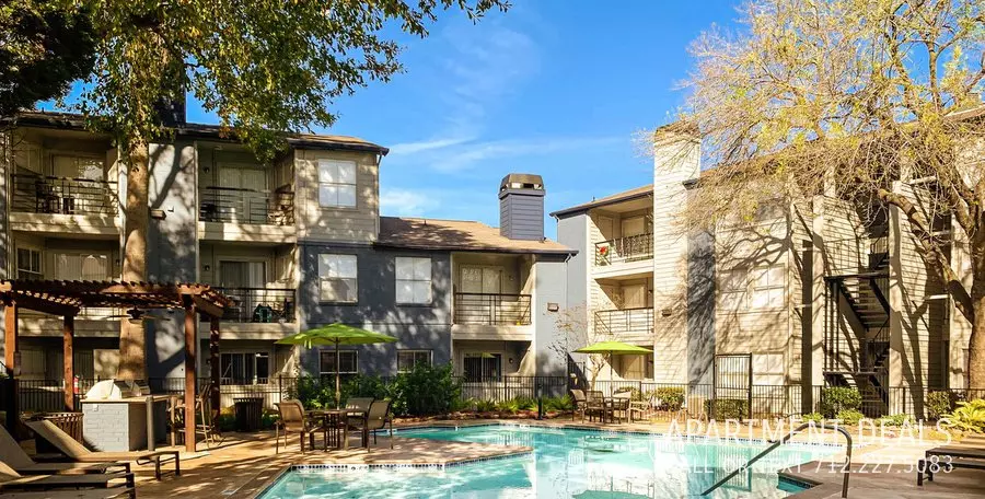 8416 West Bartell Drive, Houston, TX 77054 photo 2
