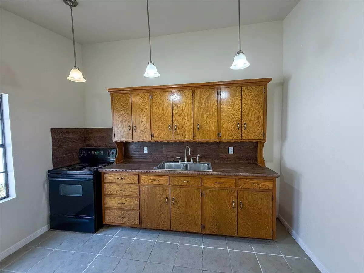 8430 Holiday Lane, Houston, TX 77075 photo 2