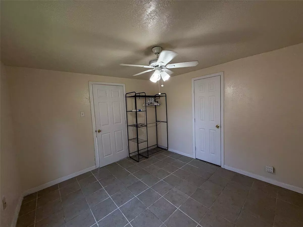 8430 Holiday Lane, Houston, TX 77075 photo 5