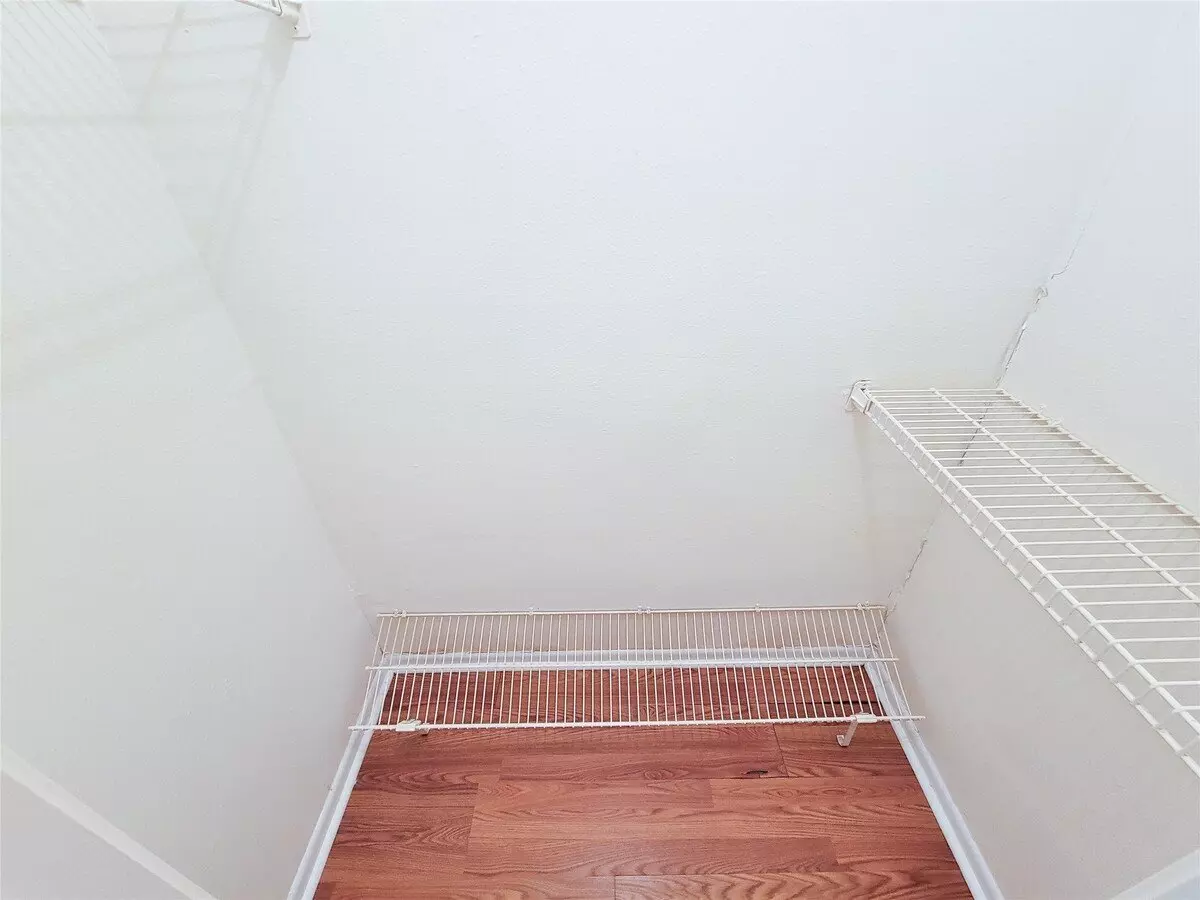 8435 Hearth Drive, Houston, TX 77054 photo 5