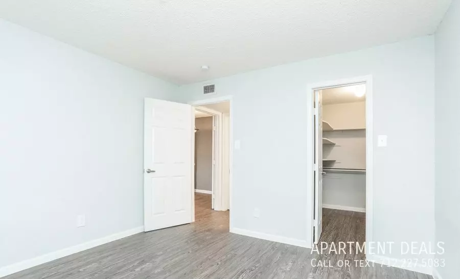 844 Greens Road, Houston, TX 77060 photo 2