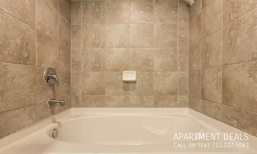 8526 Madie Drive, Houston, TX 77022 photo 4