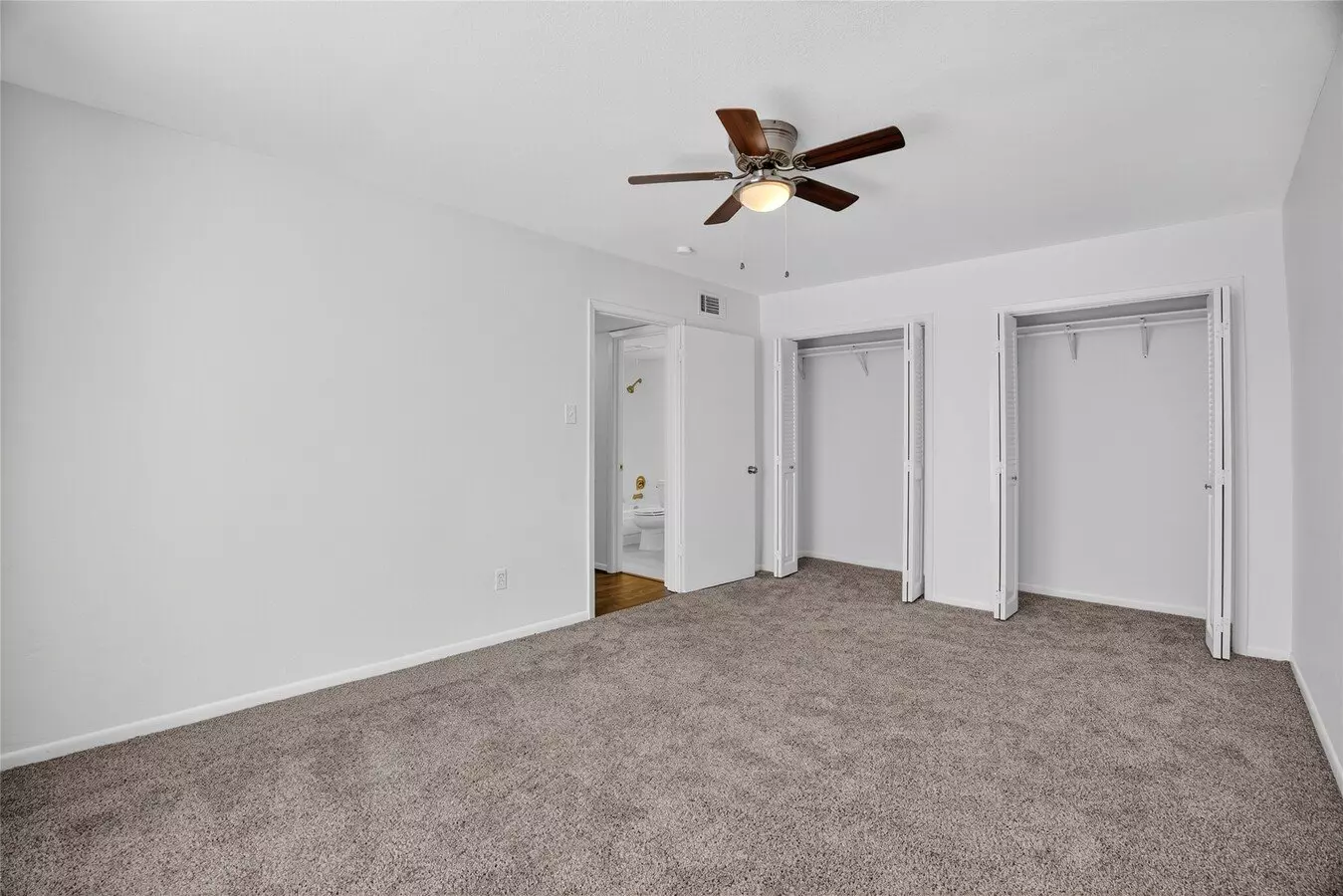 8527 Hearth Drive, Houston, TX 77054 photo 2