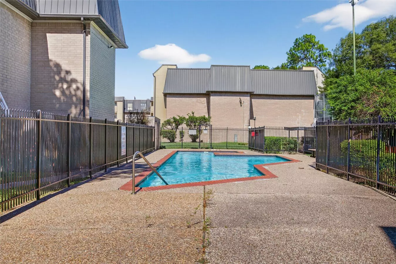 8527 Hearth Drive, Houston, TX 77054 photo 4