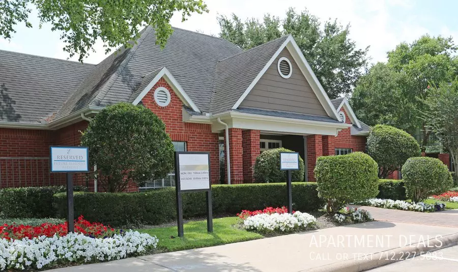 8556 Easton Commons Drive, Houston, TX 77095 photo 2
