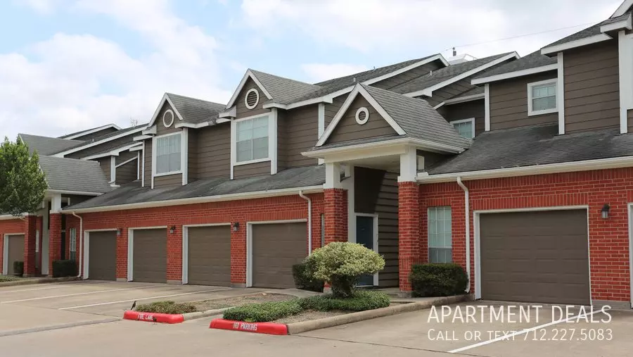 8556 Easton Commons Drive, Houston, TX 77095 photo 4