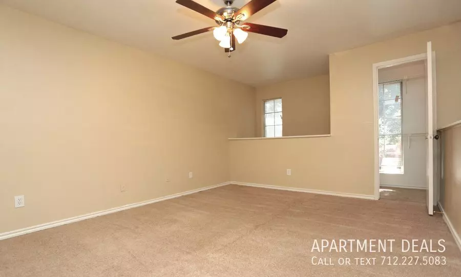 8606 South Course Drive, Houston, TX 77099 photo 5