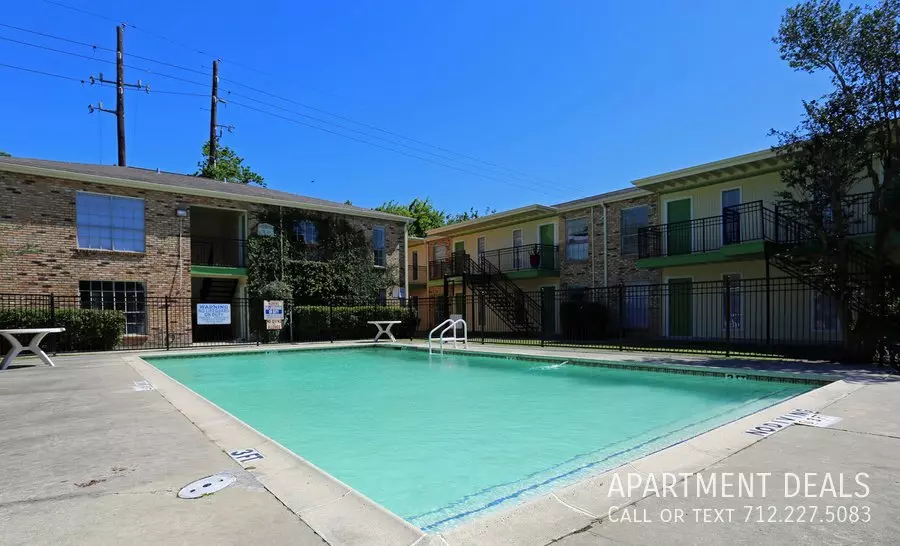 861 Greens Road, Houston, TX 77060 photo 2