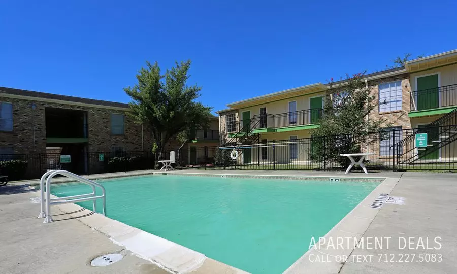 861 Greens Road, Houston, TX 77060 photo 3