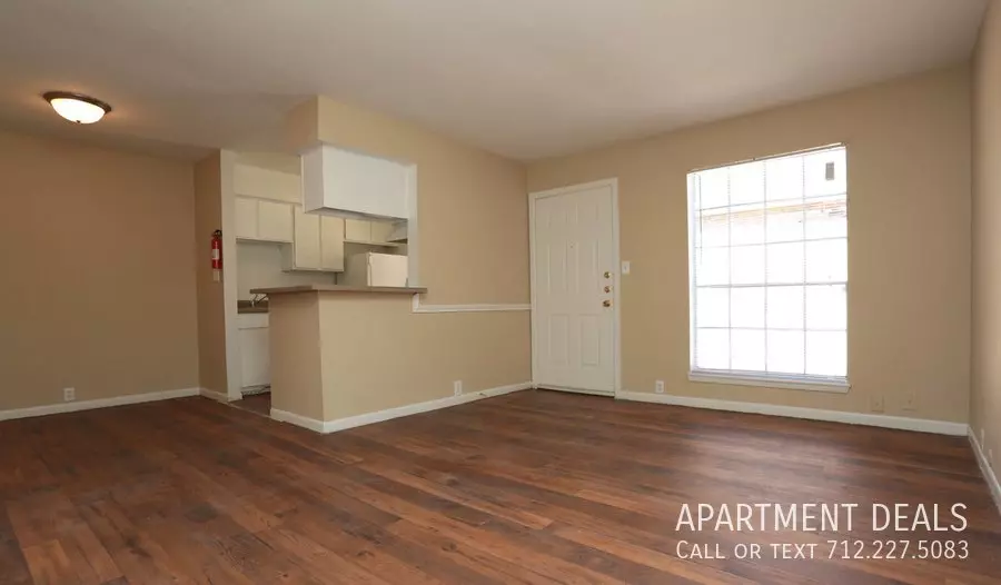 861 Greens Road, Houston, TX 77060 photo 4