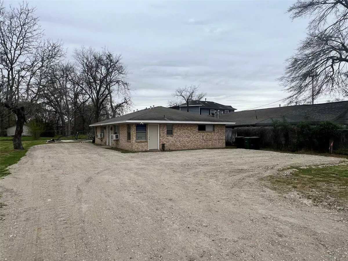 8713 Peachtree Street, Houston, TX 77016 photo 4