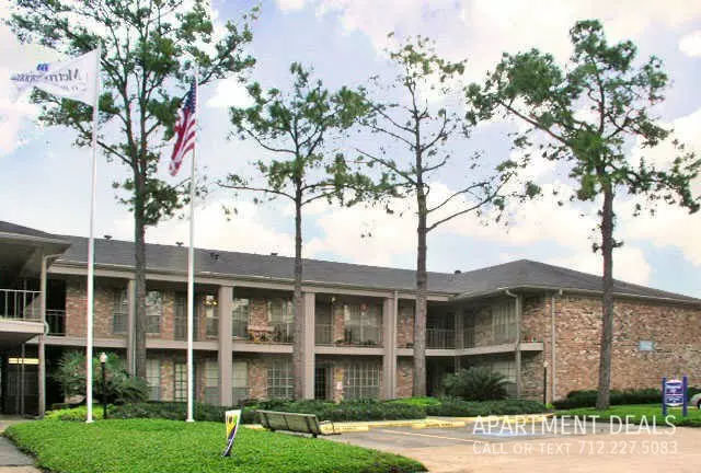 878 Bettina Court, Houston, TX 77024 photo 4