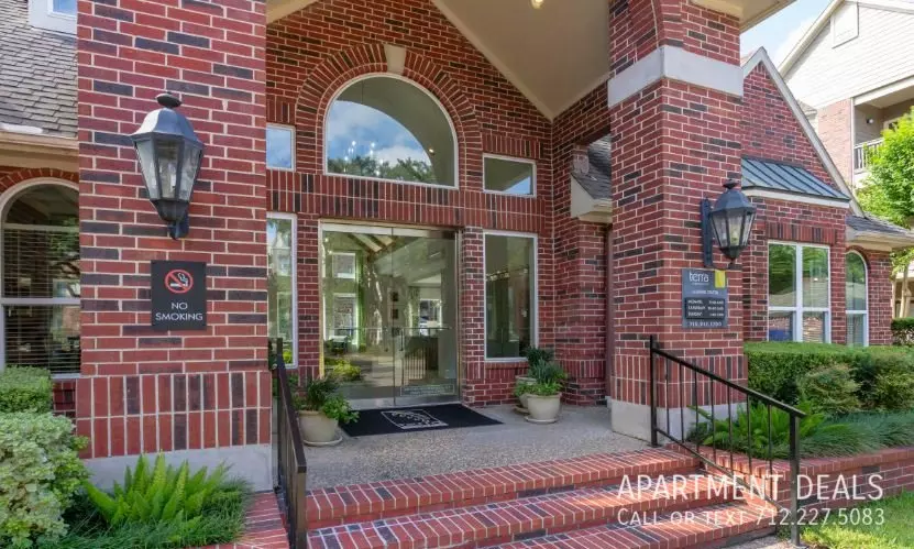8793 Woodway Drive, Houston, TX 77063 photo 2