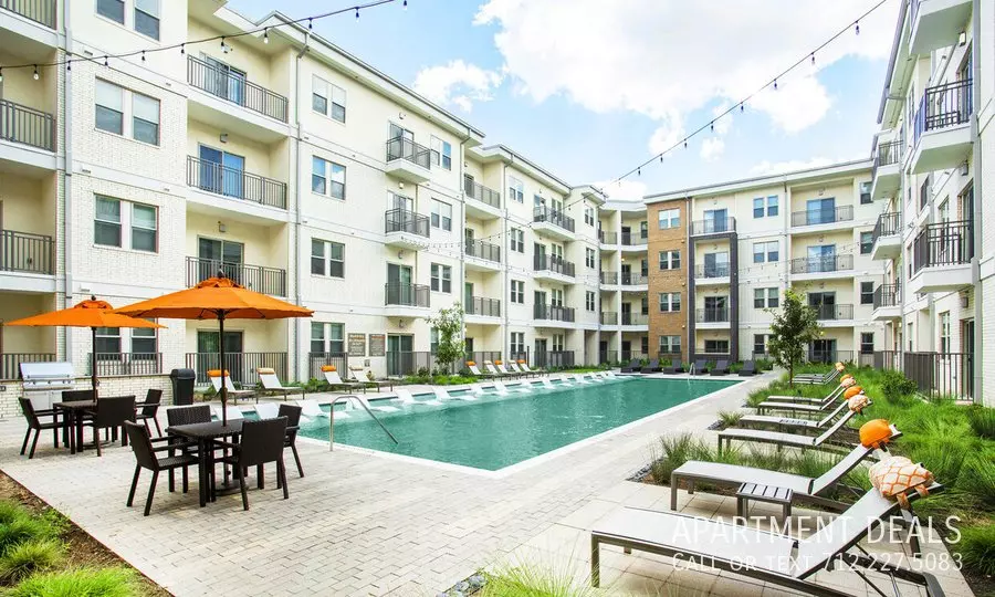 8826 Westheimer Road, Houston, TX 77063 photo 4