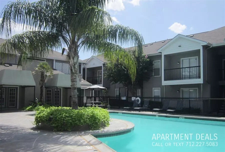 8996 Richmond Avenue, Houston, TX 77063 photo 2