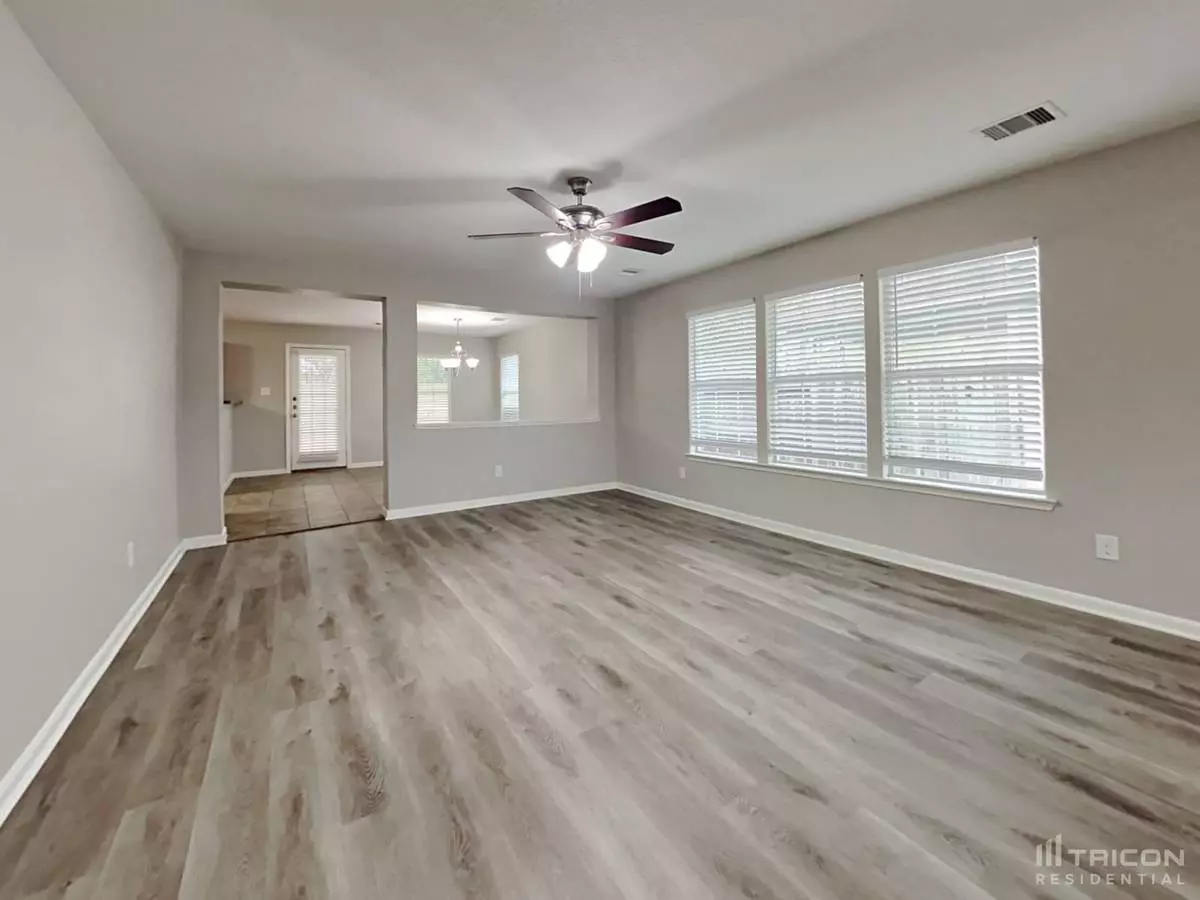 911 Staffordale Manor Lane Houston Tx photo 4
