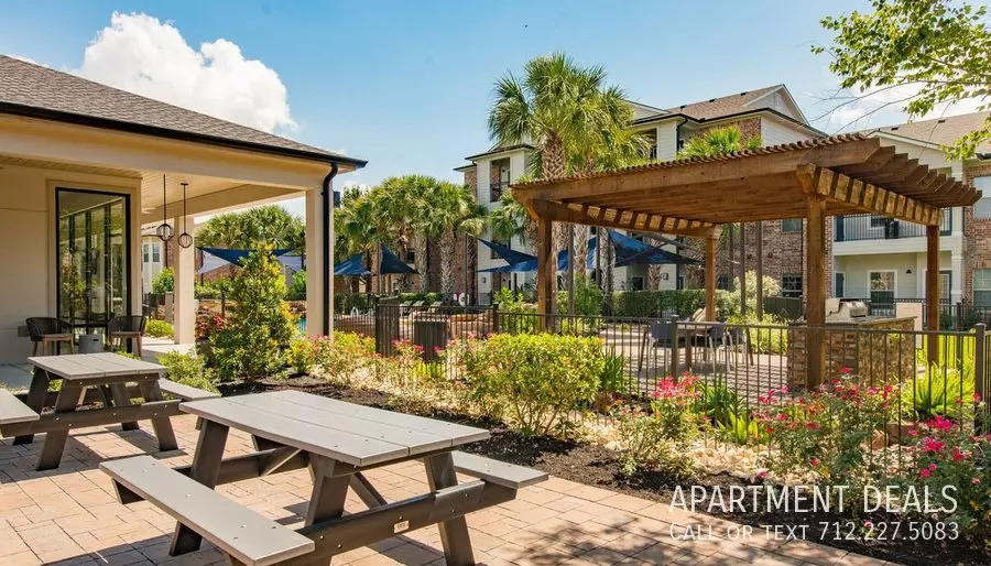 9117 Lakes At 610 Drive, Houston, TX 77054 photo 4
