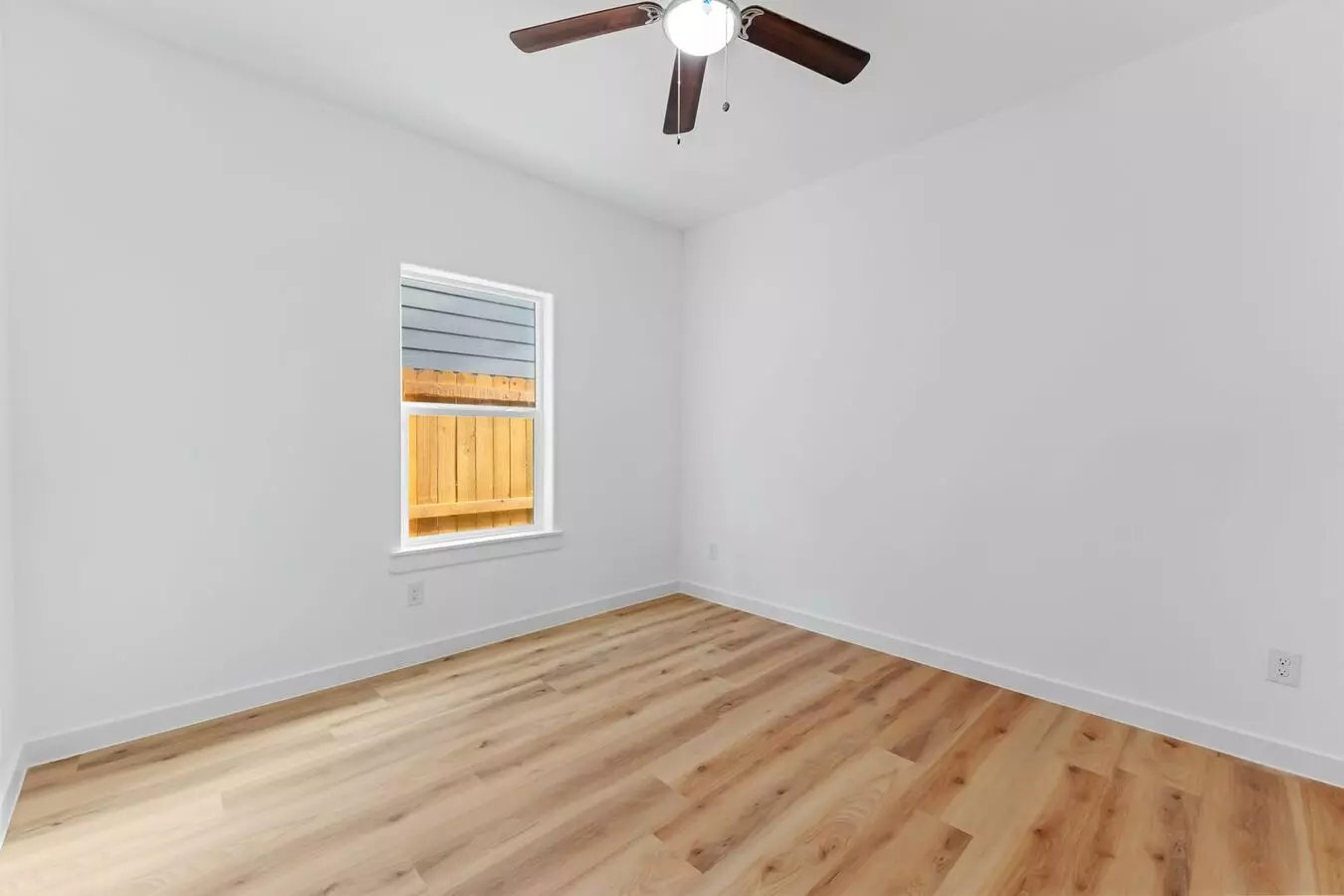 9326 Firnat St Unit A photo 2