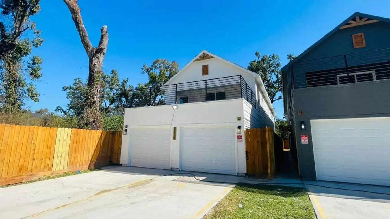 9328 Firnat St Unit B photo 5