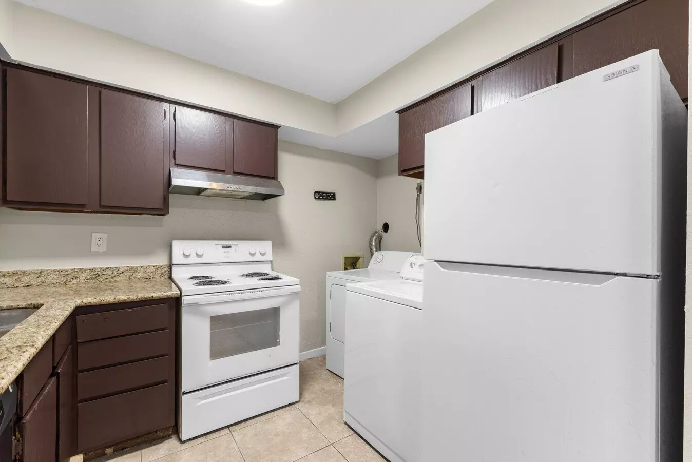 9350 Country Creek Drive, Houston, TX 77036 photo 2