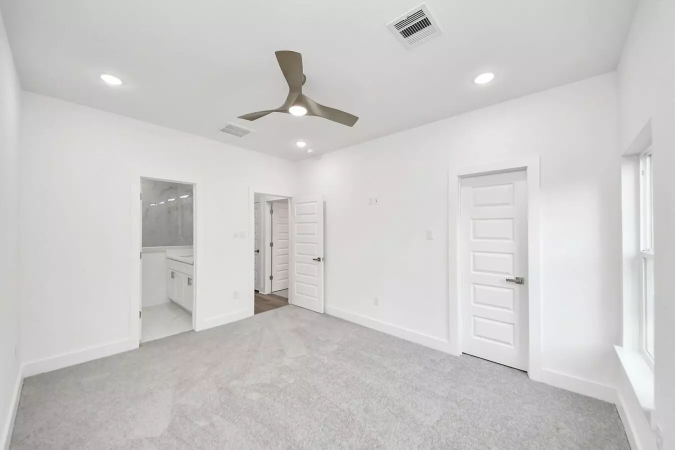 9409 Caddo Road, Houston, TX 77078 photo 3