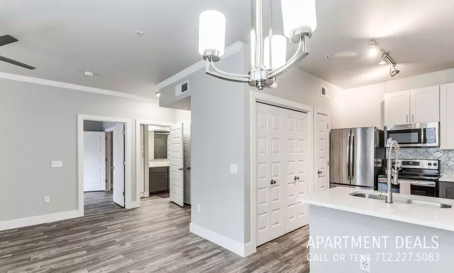 9556 Meyer Forest Drive, Houston, TX 77096 photo 5