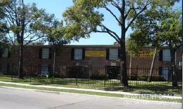 956 Villa De Matel Road, Houston, TX 77023 photo 2