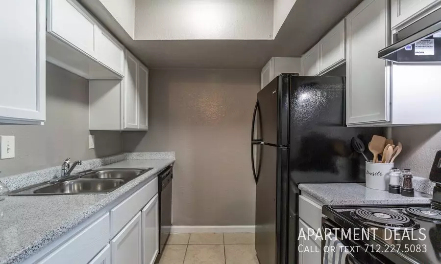 960 Villa De Matel Road, Houston, TX 77023 photo 4