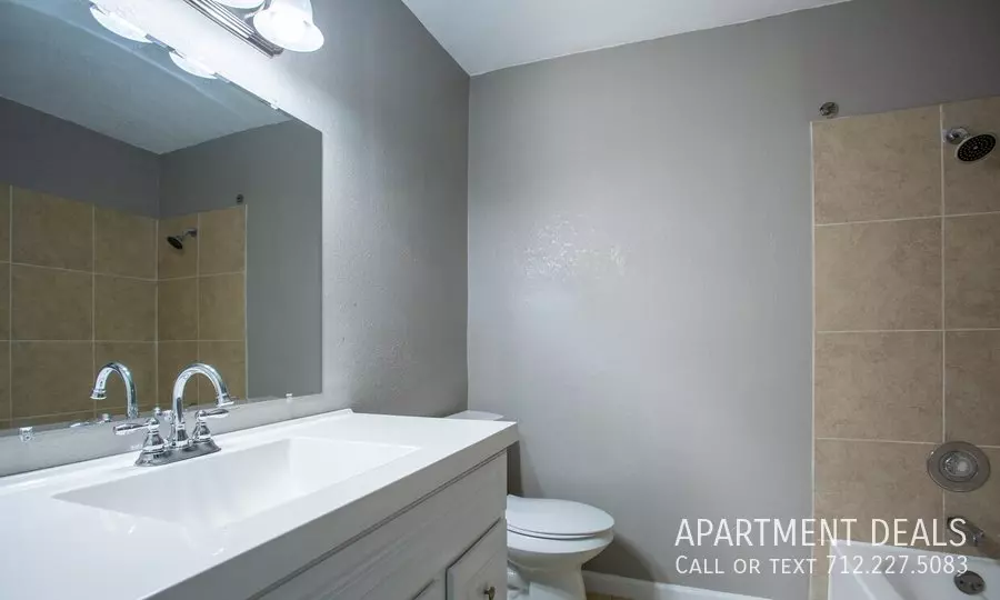 960 Villa De Matel Road, Houston, TX 77023 photo 5