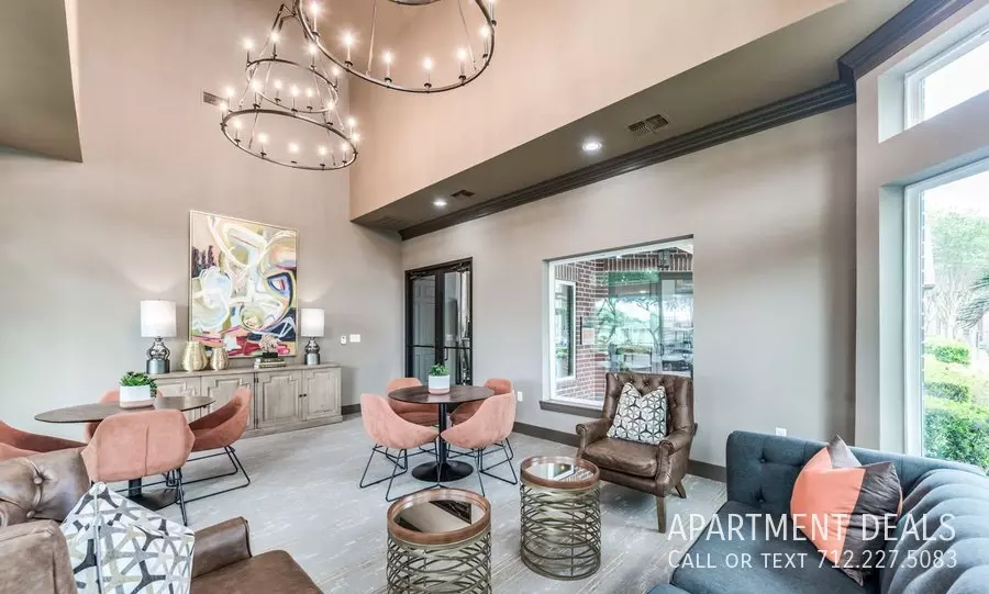 9707 Meyer Forest Drive, Houston, TX 77096 photo 2