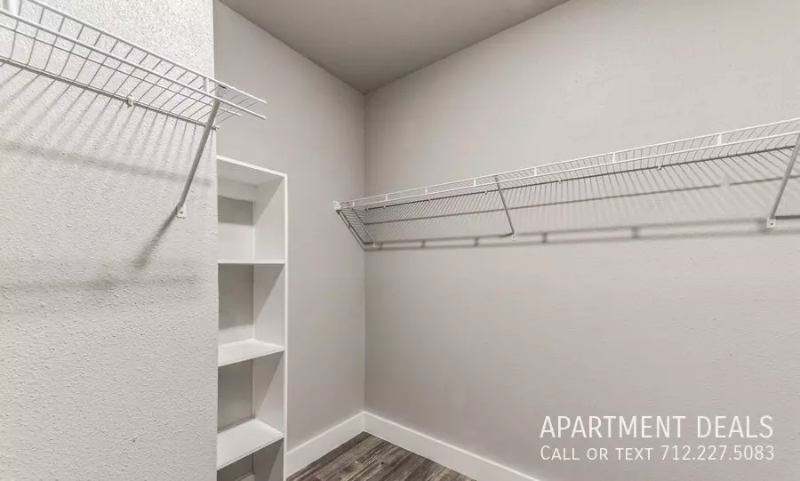 9707 Meyer Forest Drive, Houston, TX 77096 photo 4