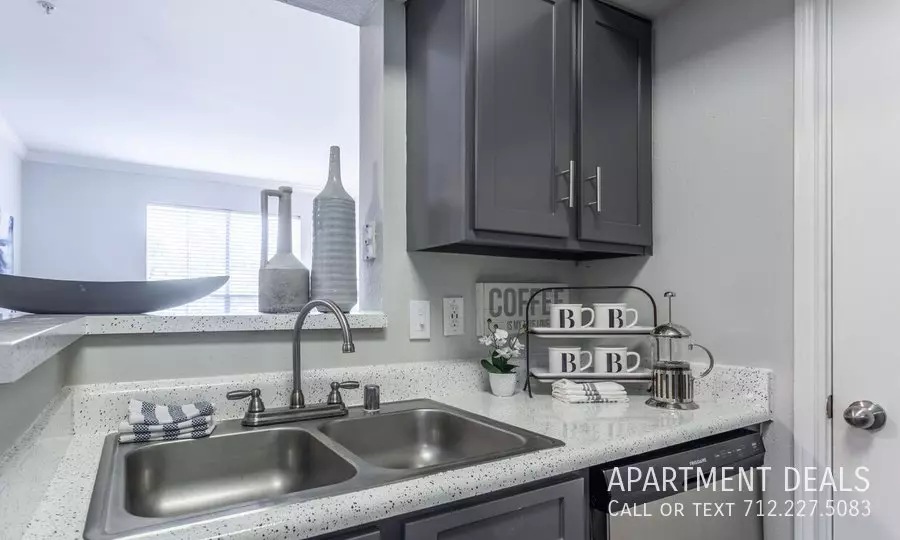 9756 Windwater Dr photo 4