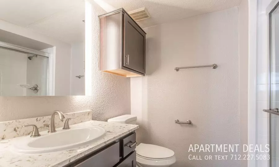 976 Bunker Hill Road, Houston, TX 77024 photo 4