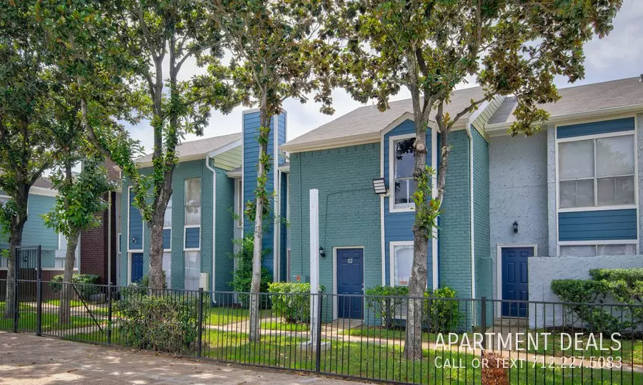 9907 Club Creek Drive, Houston, TX 77036 photo 3