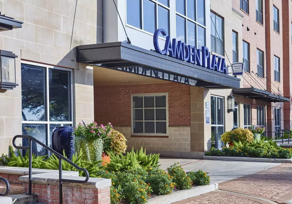 Camden Plaza photo 3