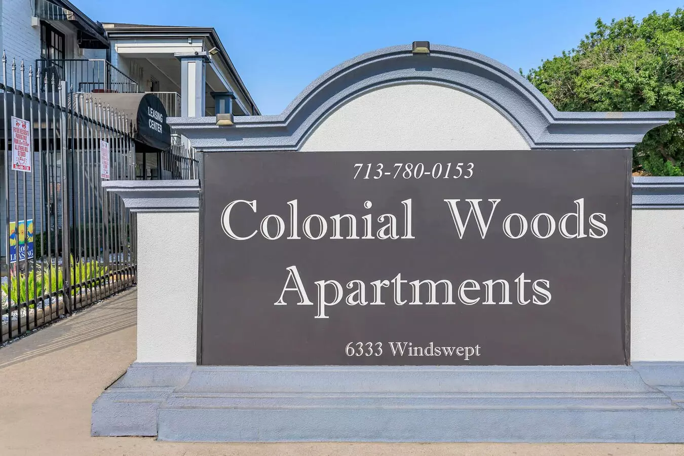 Colonial Woods Apartments photo 2