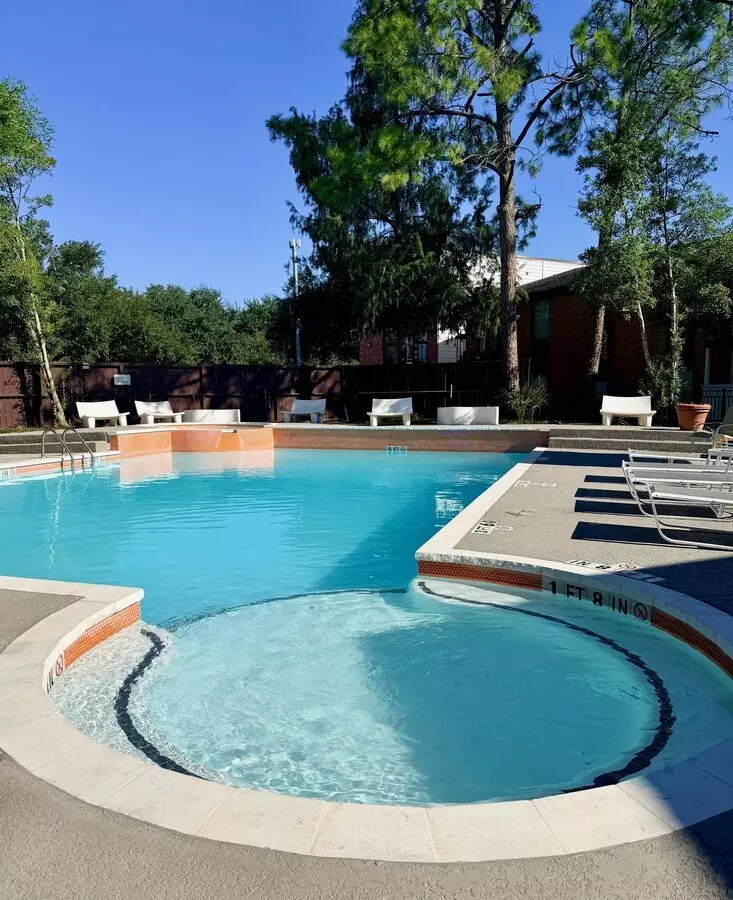The Daphne Apartments photo 2