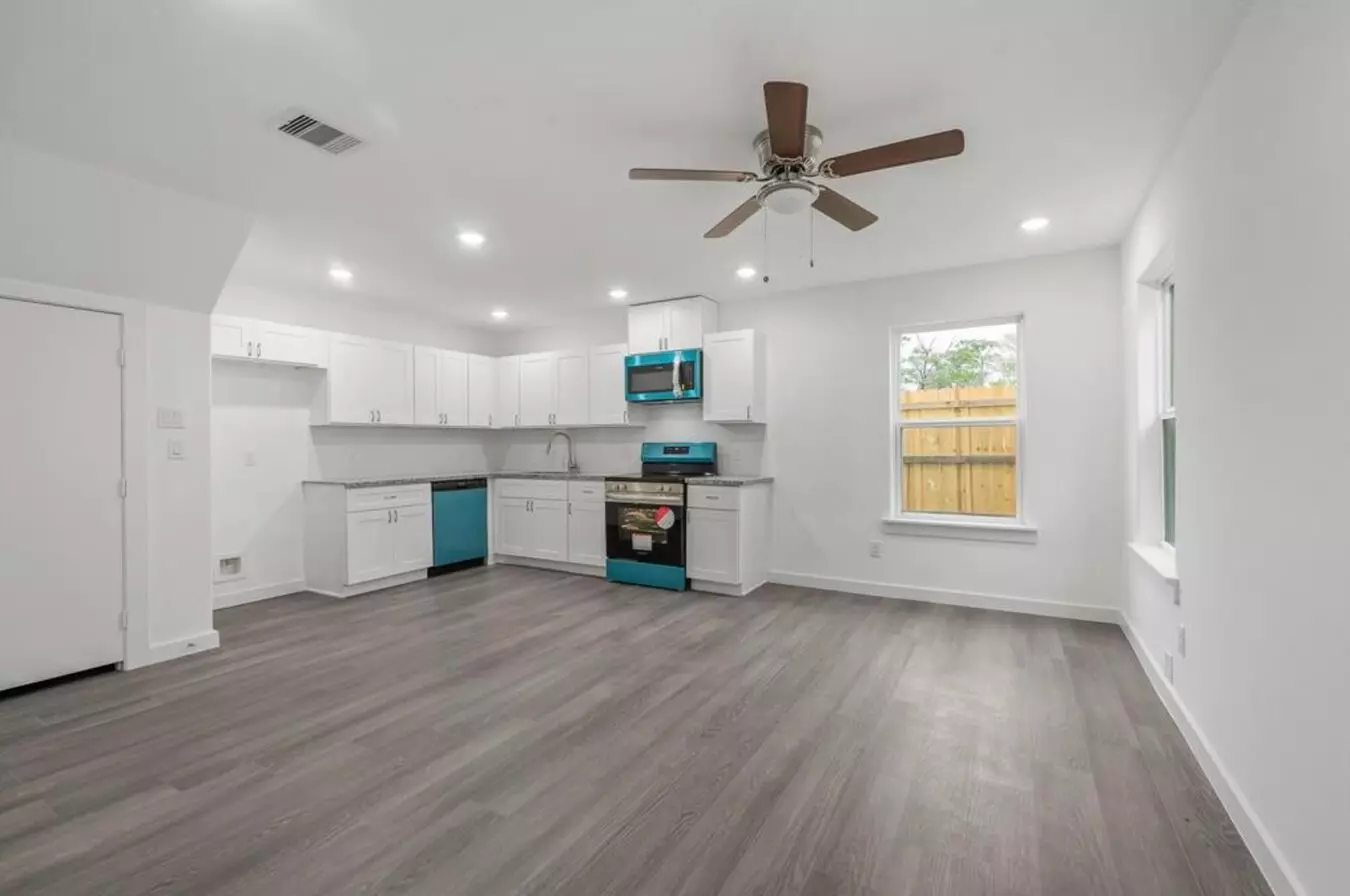 For Lease | 3 Bed, 2 Bath |1,150 Sq Ft photo 2