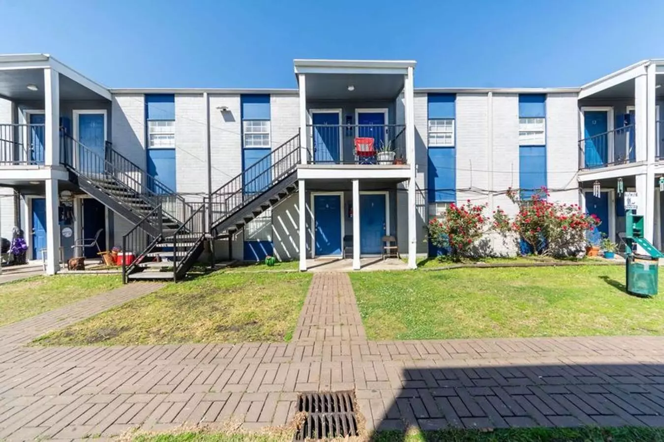 Hurry! Move Inspecial One Month Free, 2-bedroom, 1-bathroom Housing Accepted. photo 2