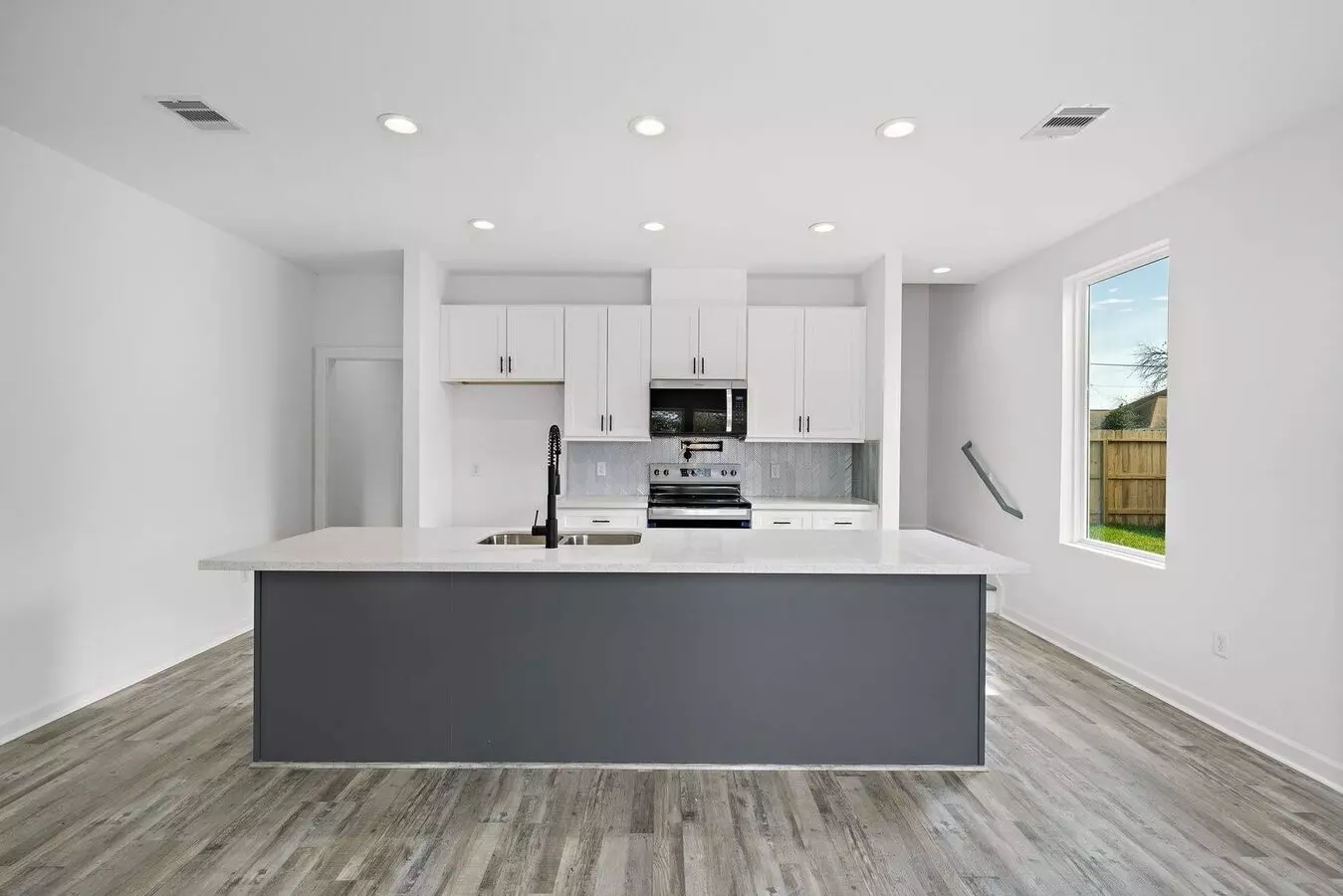 For Lease | 3 Bed, 3 Bath | 1,515 Sq Ft | South Houston photo 4