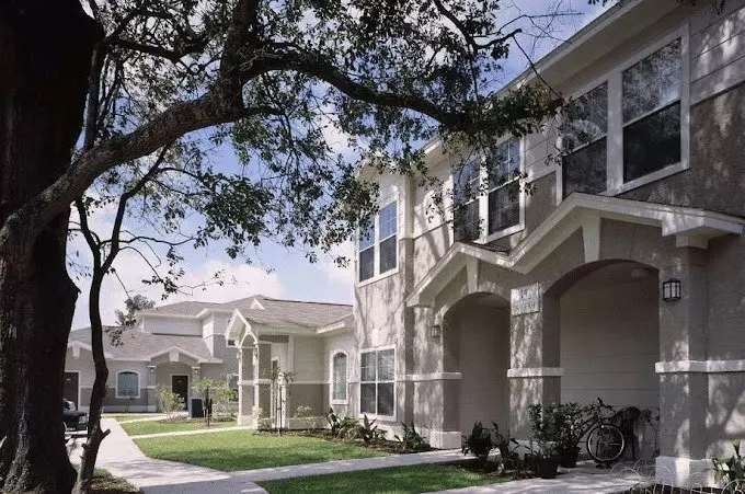 Oak Arbor Townhomes photo 3