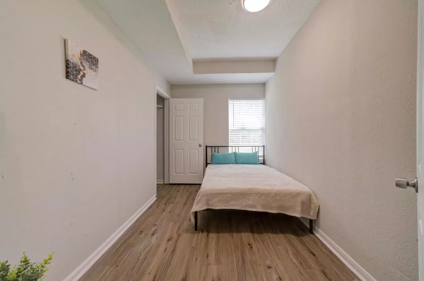 8119 Panay Drive, Houston, TX 77033 photo 4