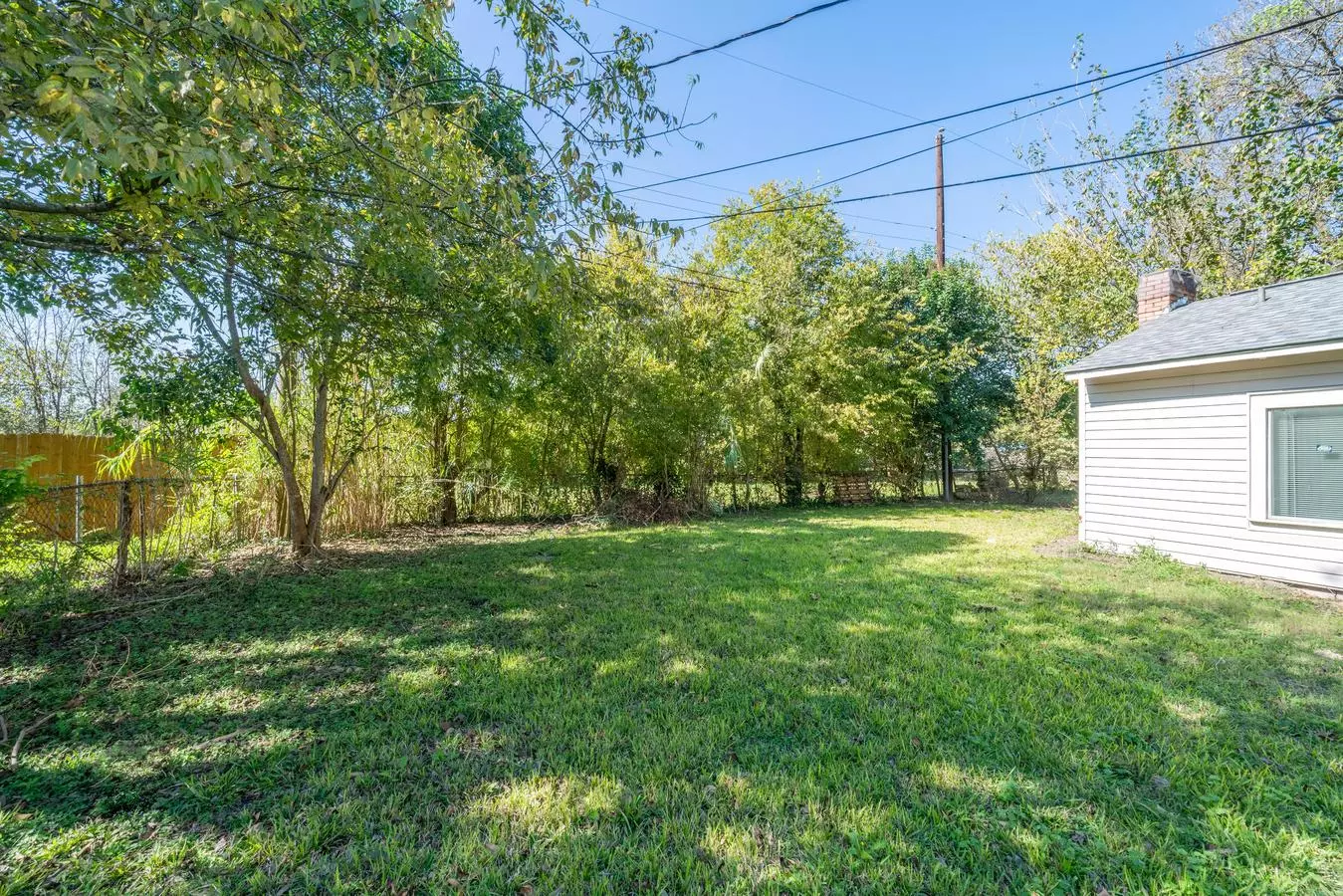 8206 Sharondale Drive, Houston, TX 77033 photo 3
