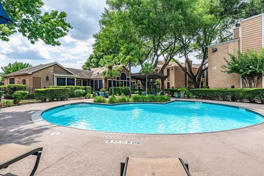 The Park @ Live Oak Apartments photo 4