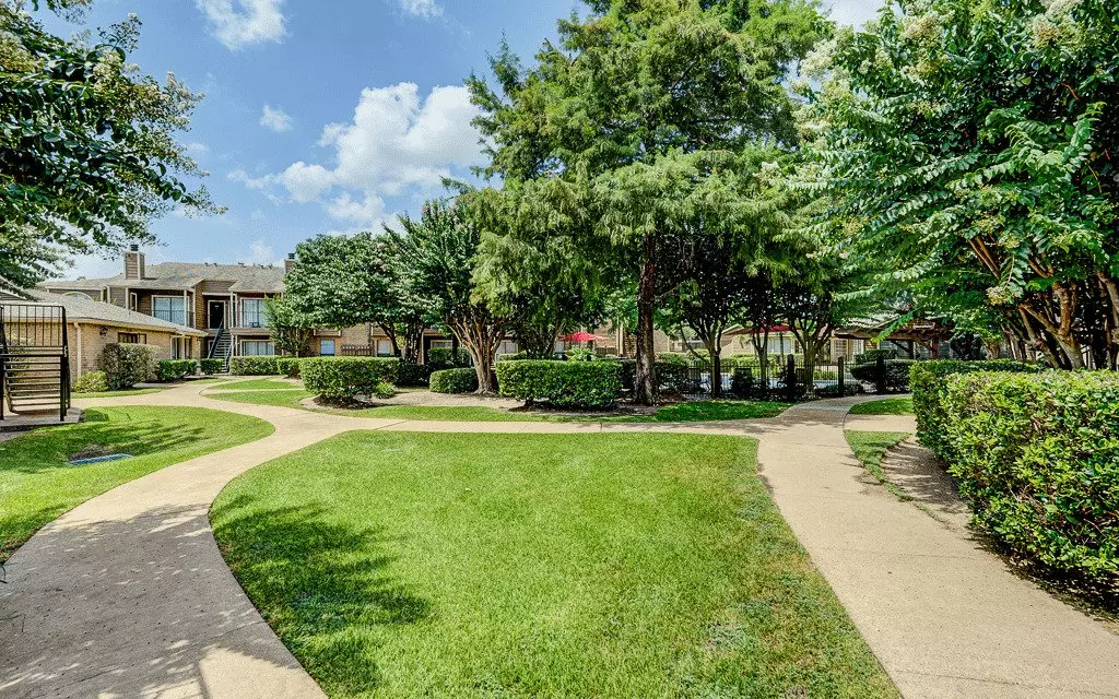 The Park @ Live Oak Apartments photo 3