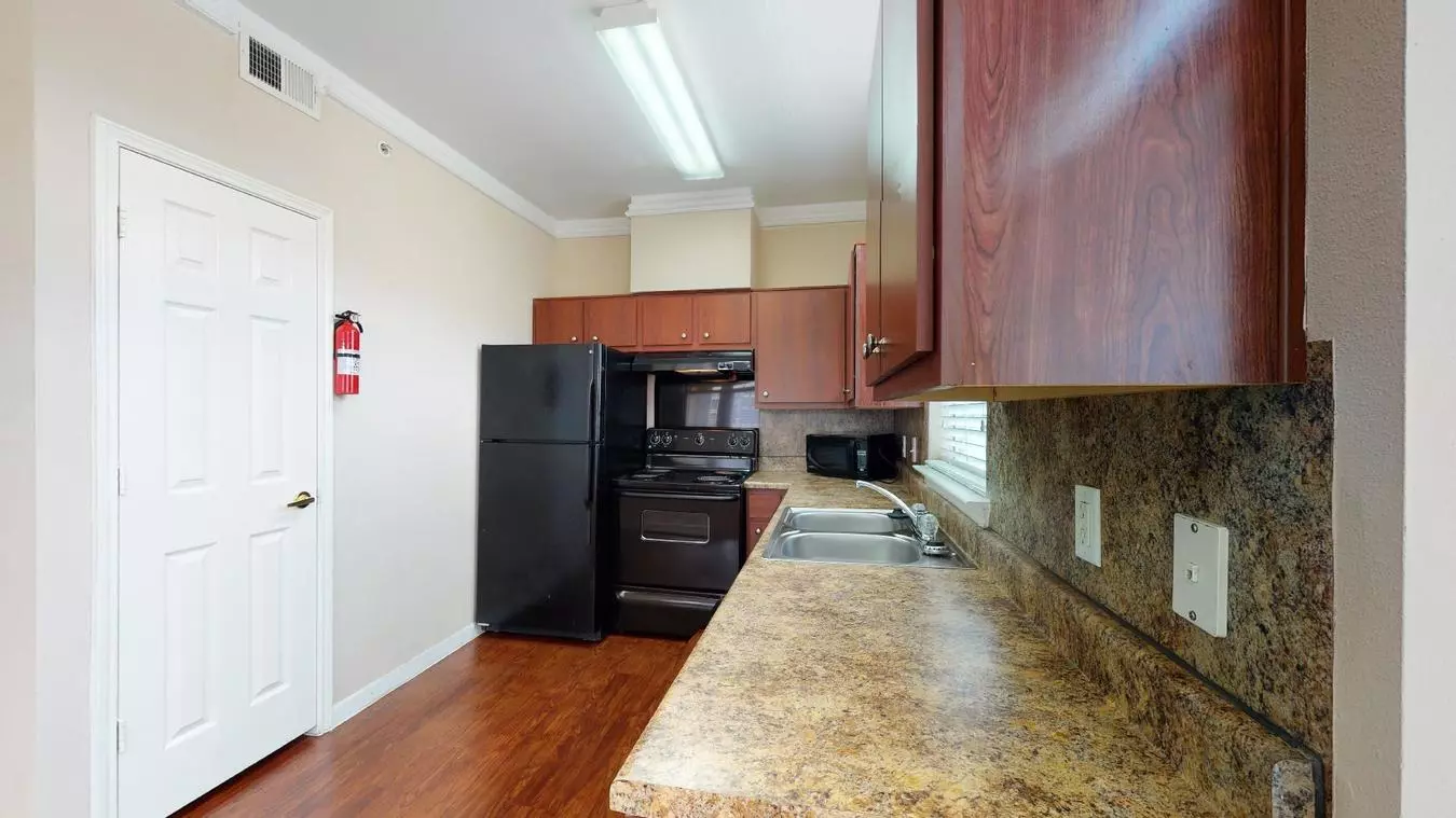 UVALDE RANCH APTS photo 4