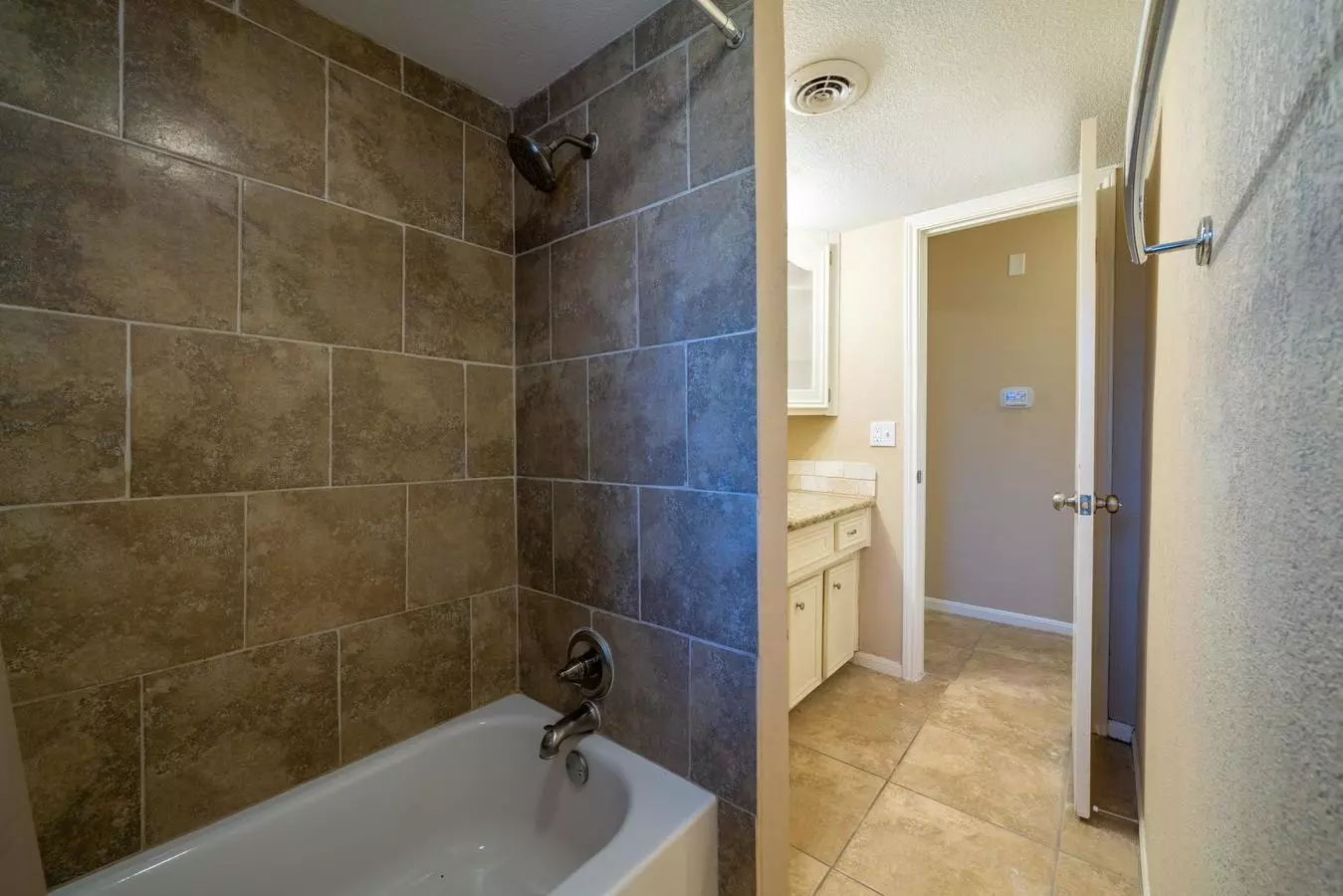 Winter Bay Ln photo 5