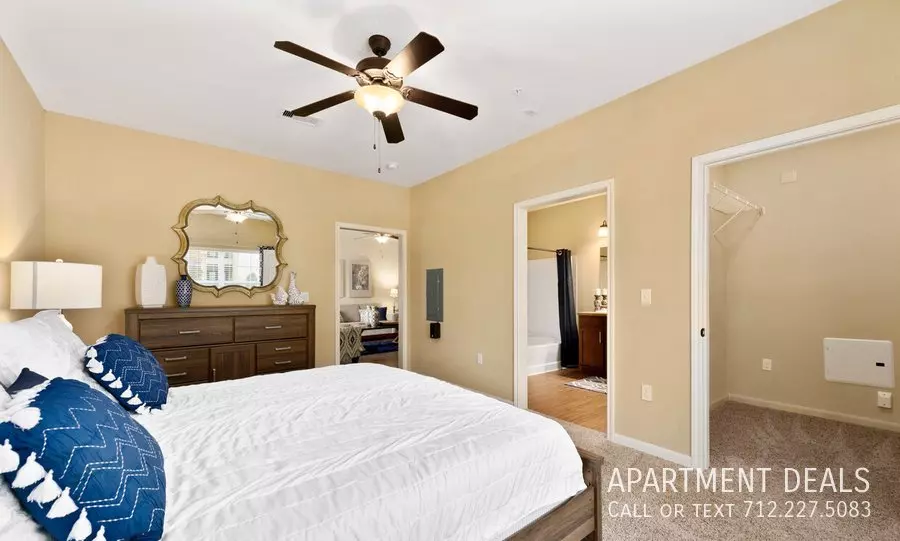 10379 N Sam Houston Pkwy photo 2