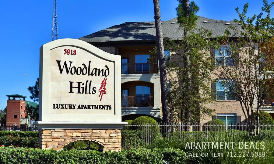 16 Woodland Hills Dr photo 2