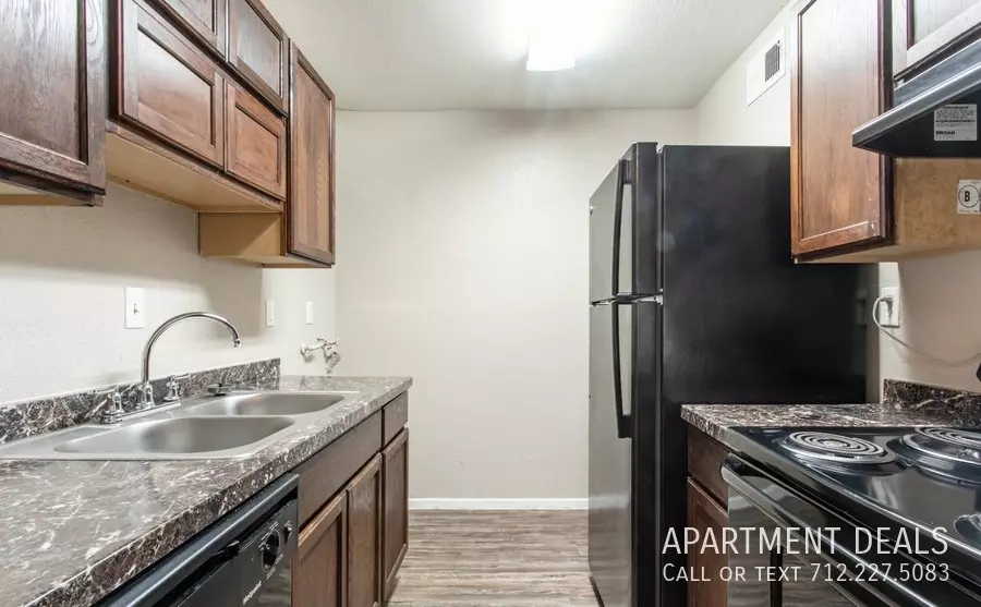 418 South Bender Avenue, Humble, TX 77338 photo 4